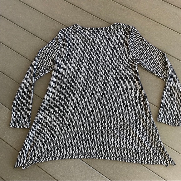 Chelsea & Theodore Knit Long Sleeve Top - Picture 5 of 5